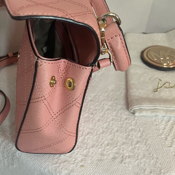 Michael Kors Blush Pink Crossbody Bag
~ Ava Small Quilted Saffiano Leather - Picture 7 of 16